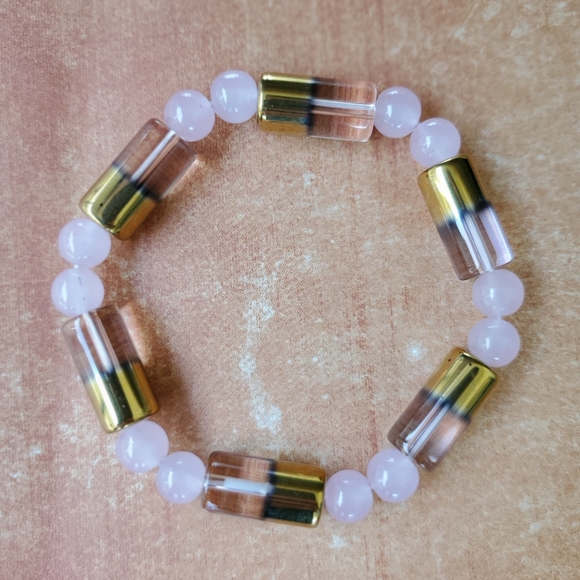 New Unique Rose Quartz Ball Stretchy Bracelet. - Picture 5 of 8